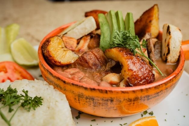 Cazuela De Frijoles.